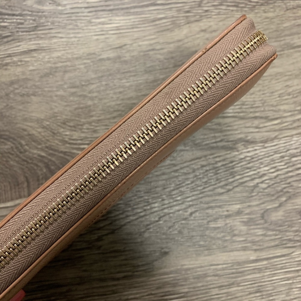 Gucci Blush/Pink Patent Leather Zip Wallet - Picture 5 of 7